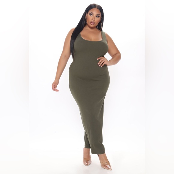 Dresses & Skirts - NWT Mulberry Street Maxi Dress - Olive 2X